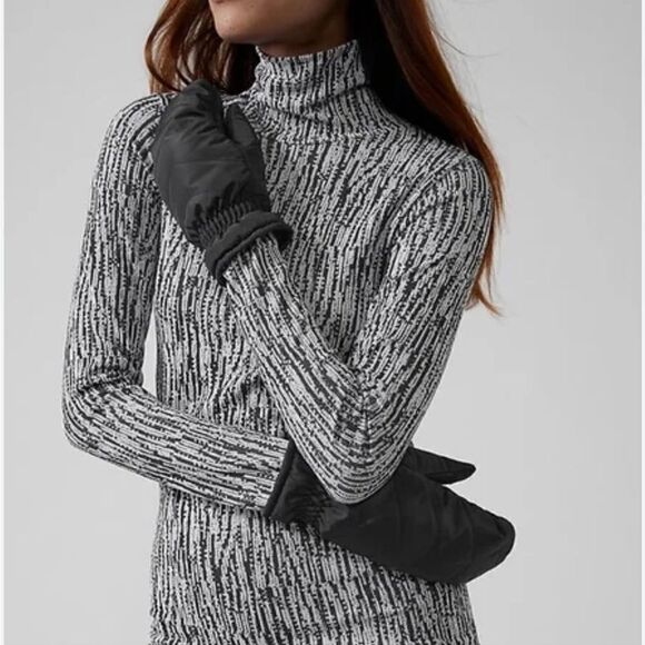 Athleta Flurry Elemental Snowscape Black White Spacedye Turtleneck Sz S - Picture 1 of 9